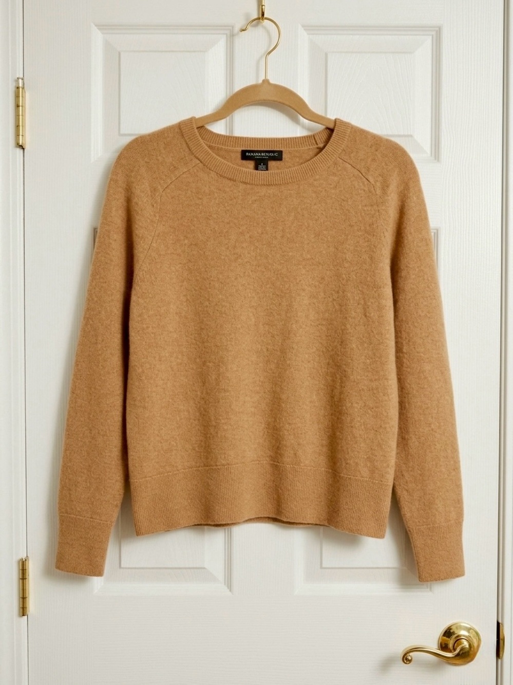 Banana Republic Men's Camel/Tan Crewneck Sweater
